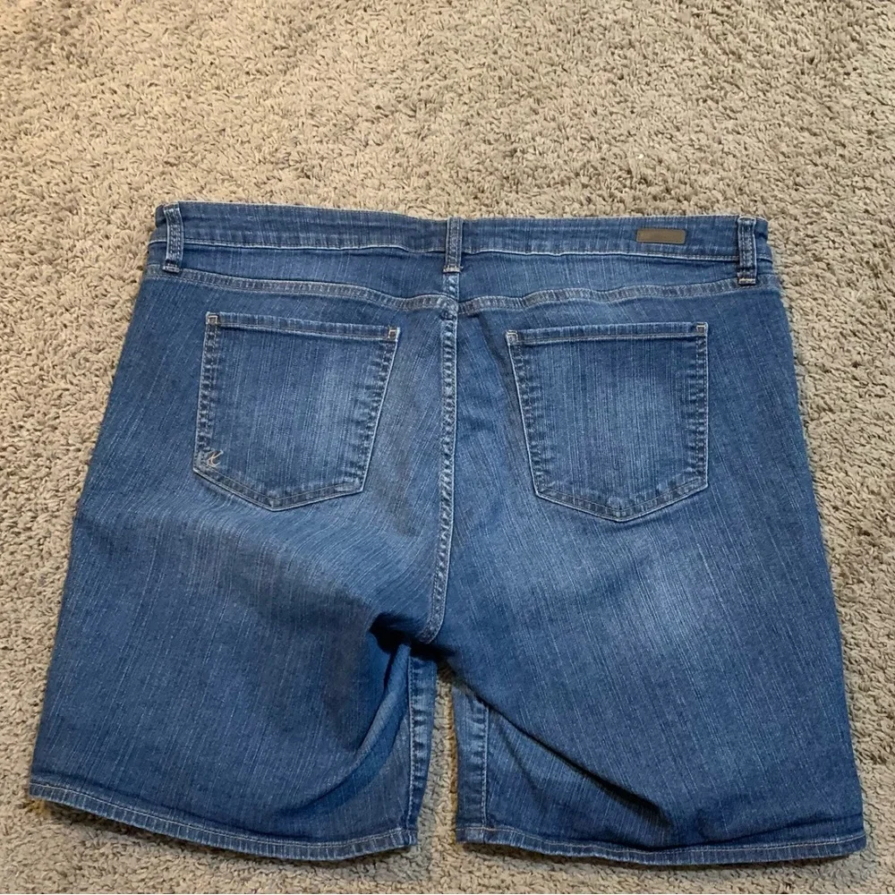 Kut from the Kloth Denim Jean Shorts 16W - Picture 7 of 9